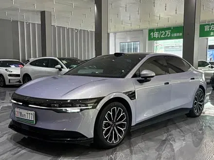 ZEEKR 007 2025