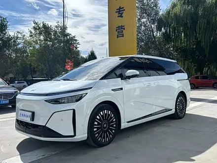 XPENG X9 2026