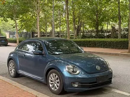 VOLKSWAGEN BEETLE 2015