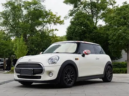 MINI ONE 2018