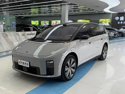 LI AUTO I8 2025