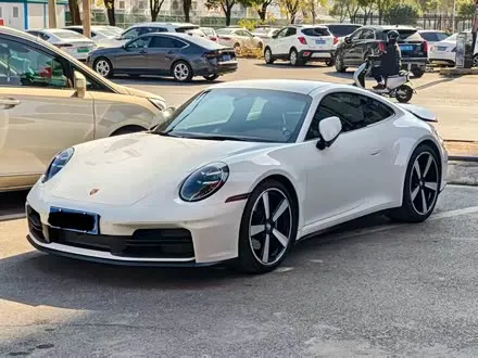 PORSCHE 911 2025