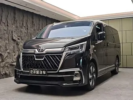 TOYOTA HIACE 2022