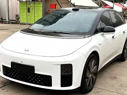 LI AUTO I6 — из Китая под ключ