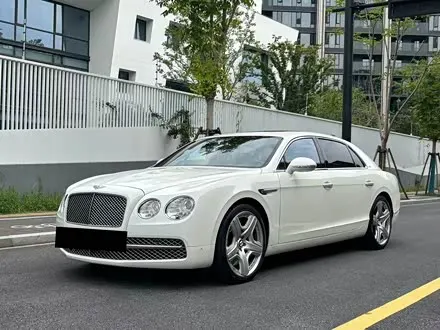 BENTLEY FLYING SPUR 2013