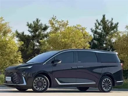 BUICK GL8 — из Китая под ключ