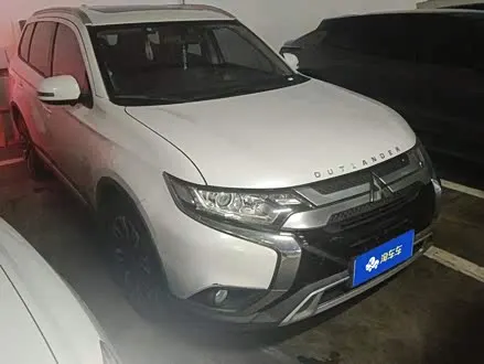 MITSUBISHI OUTLANDER — из Китая под ключ