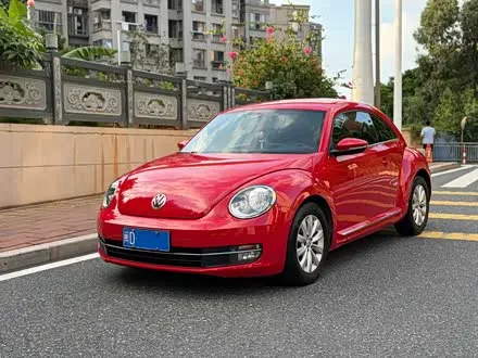 VOLKSWAGEN BEETLE 2014