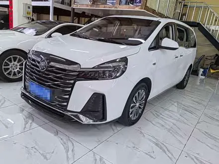 BUICK GL8 — из Китая под ключ