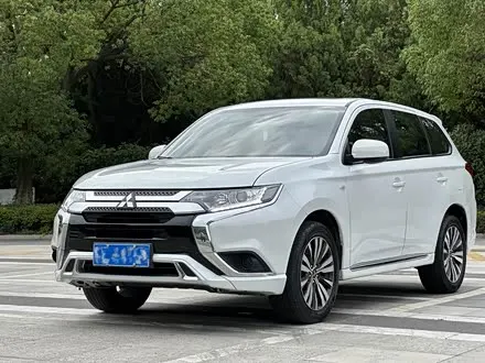 MITSUBISHI OUTLANDER 2021