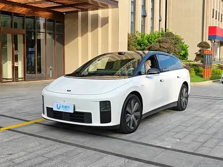 LI AUTO I6 2025