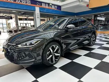 VOLKSWAGEN LAMANDO 2023