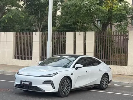GEELY GALAXY 8 2025