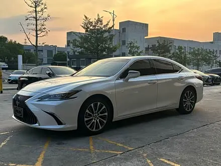 LEXUS ES — из Китая под ключ