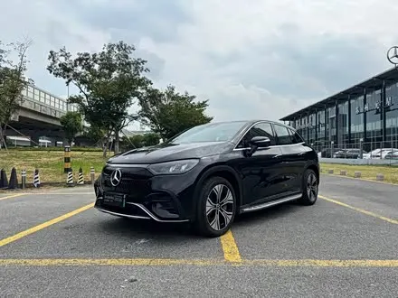 MERCEDES-BENZ EQE SUV 2024