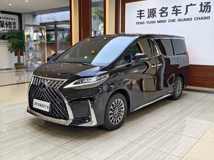 LEXUS LM 2020