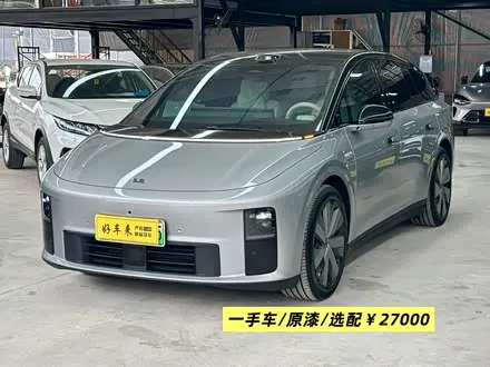 LI AUTO I6 2025