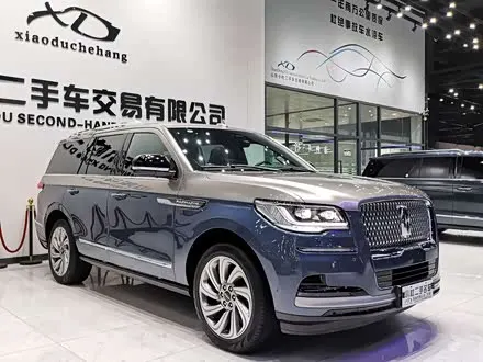 LINCOLN NAVIGATOR 2024