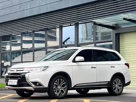 MITSUBISHI OUTLANDER 2016