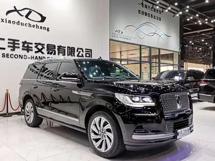 LINCOLN NAVIGATOR 2022