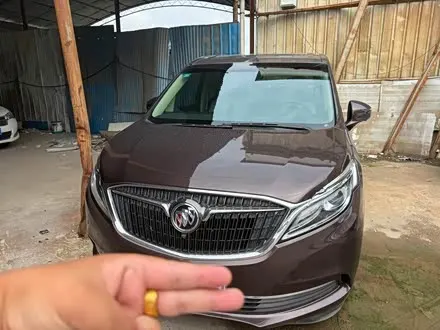 BUICK GL8 — из Китая под ключ