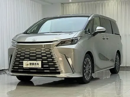 LEXUS LM 2023