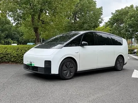 LI AUTO MEGA 2025