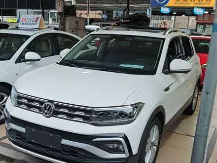 VOLKSWAGEN T-CROSS 2019