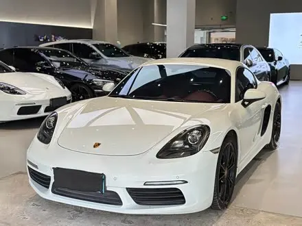 PORSCHE 718 2018