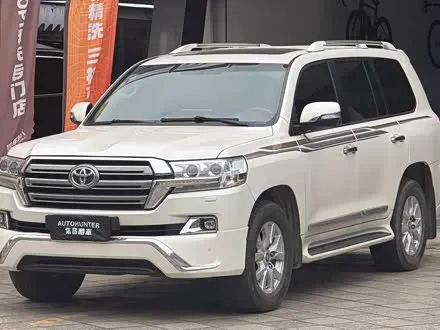 TOYOTA LAND CRUISER 2019