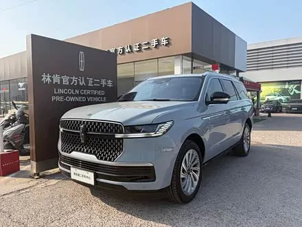 LINCOLN NAVIGATOR 2025