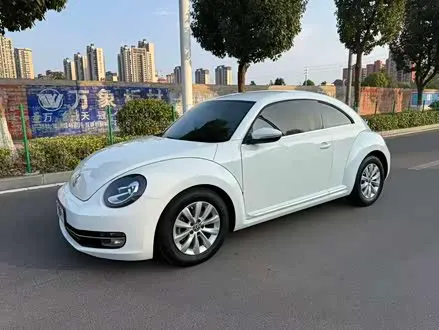 VOLKSWAGEN BEETLE 2014