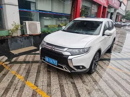 MITSUBISHI OUTLANDER — из Китая под ключ