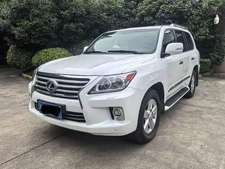 LEXUS LX 2013