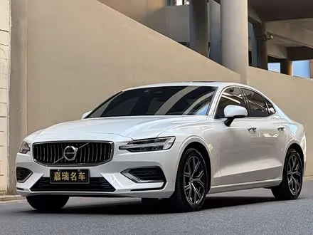 VOLVO S60 — из Кореи под ключ