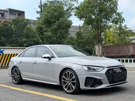 AUDI S4 2024