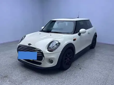 MINI ONE 2016