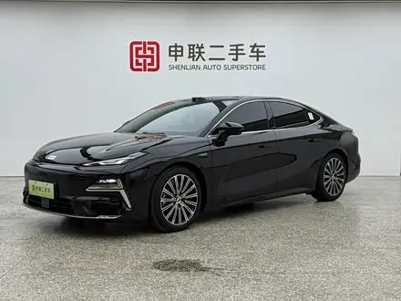 GEELY GALAXY 8 2025