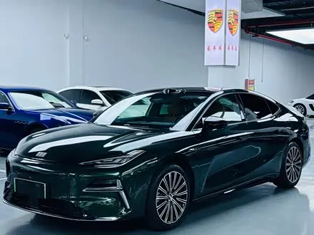 GEELY GALAXY 8 2025