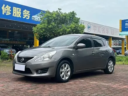 NISSAN TIIDA 2011