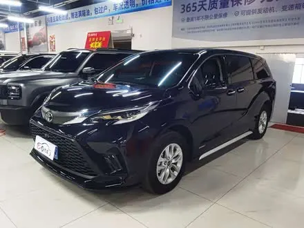 TOYOTA GRANVIA 2024
