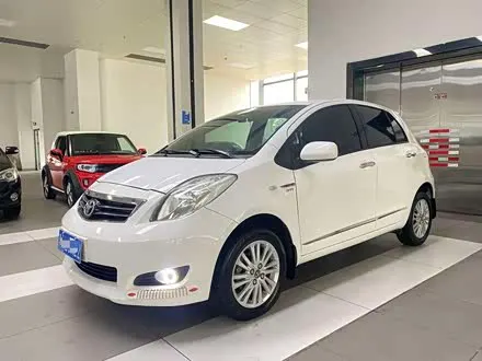 TOYOTA YARIS — из Кореи под ключ