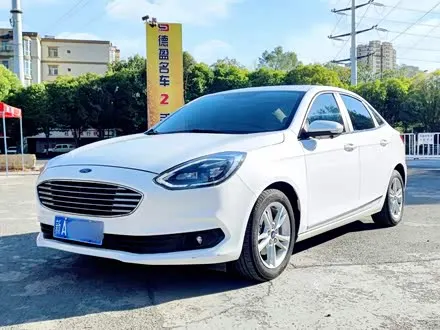 FORD ESCORT 2019