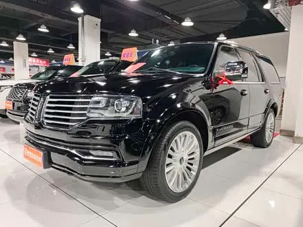 LINCOLN NAVIGATOR 2017