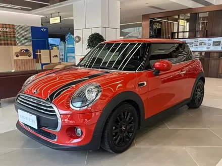 MINI ONE 2021