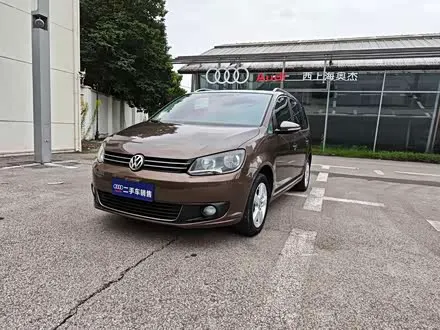 VOLKSWAGEN TOURAN 2013