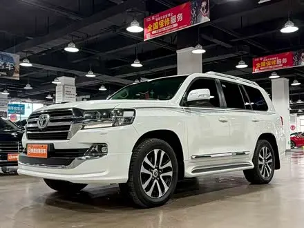 TOYOTA LAND CRUISER 2019