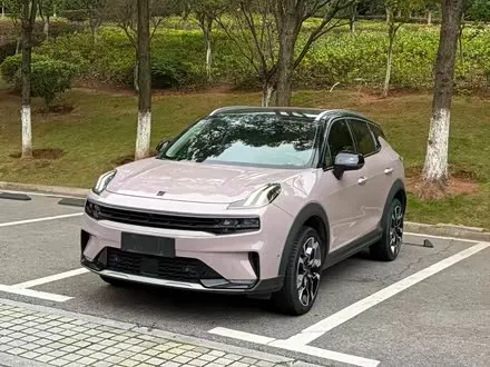 LYNK & CO 06 2021