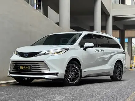 TOYOTA SIENNA 2023