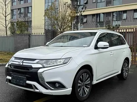 MITSUBISHI OUTLANDER — из Кореи под ключ